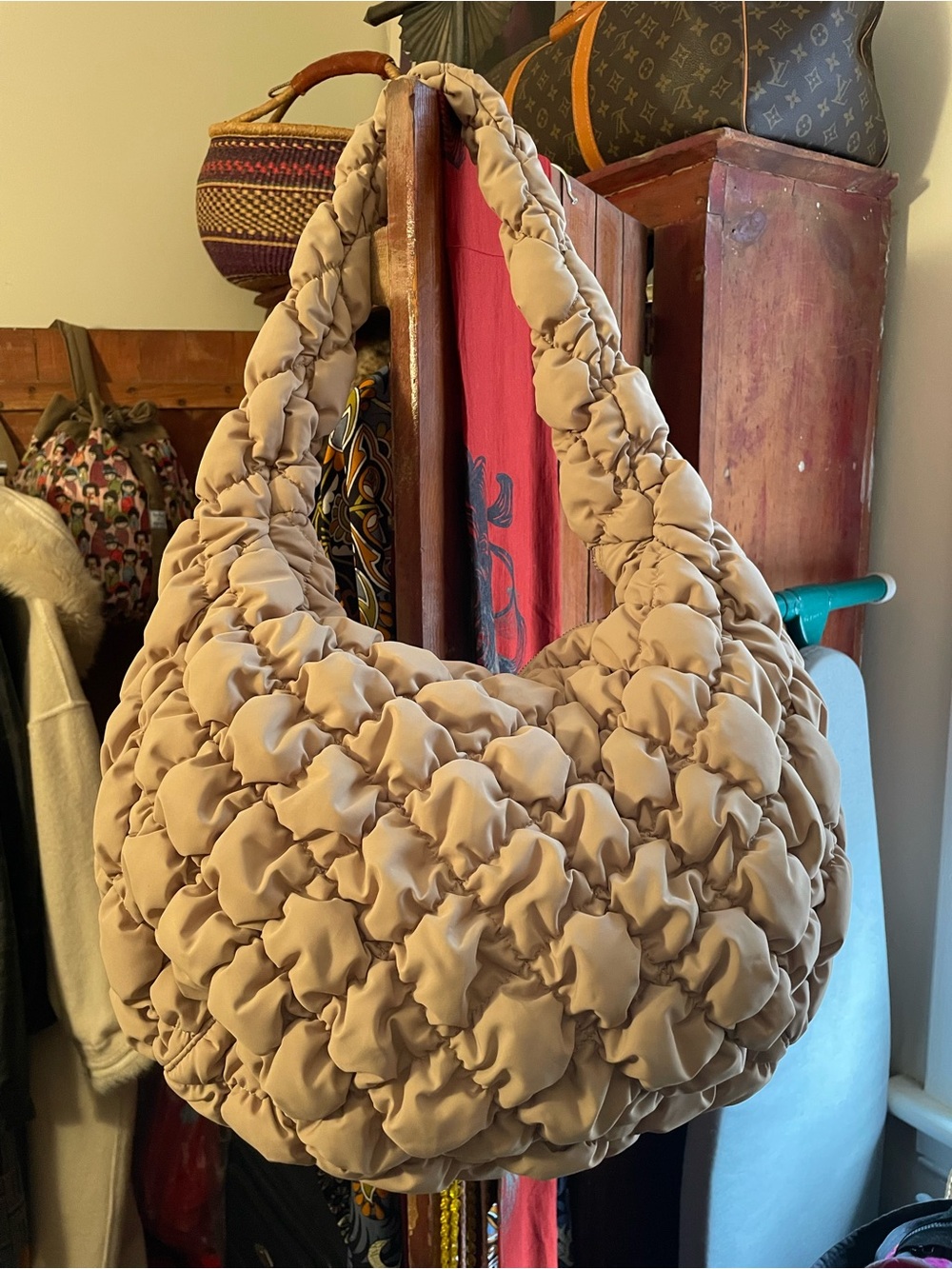 Aritzia Quilted Bubble Shoulder Bag in Beige